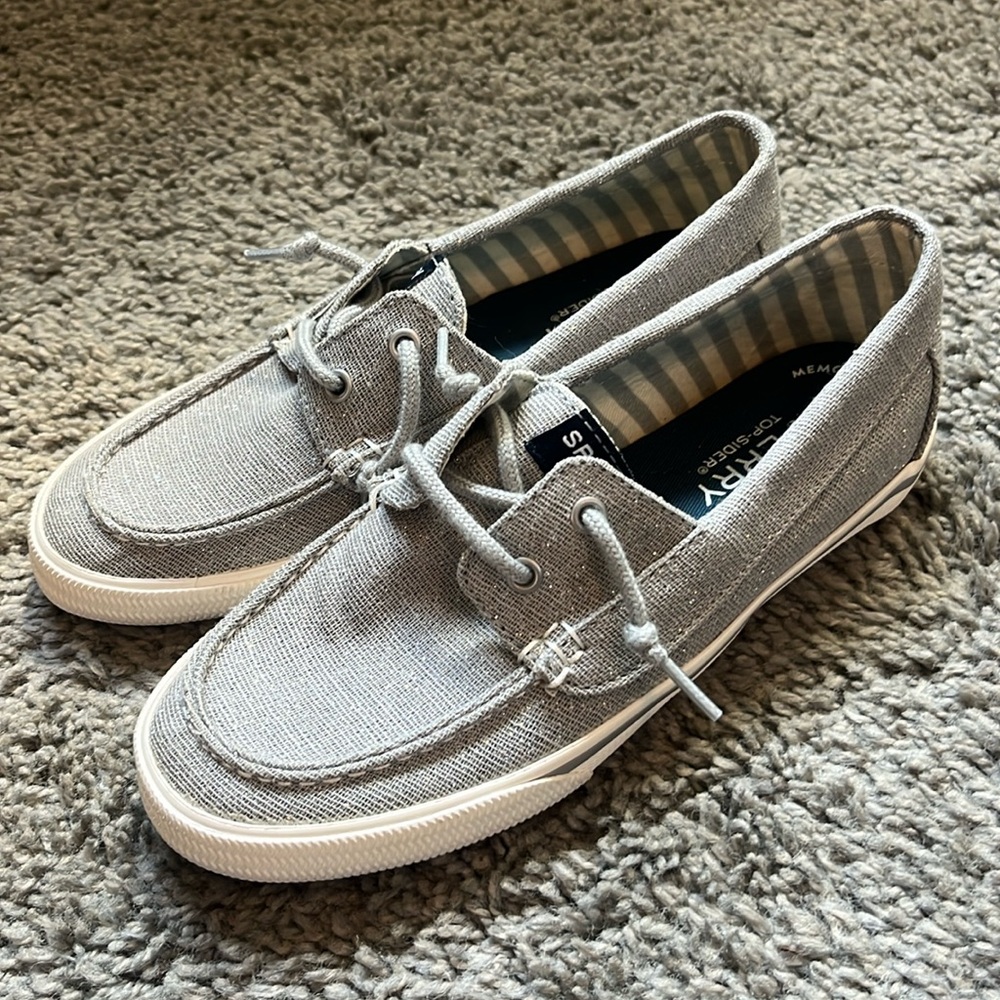 New Sperry Top-Sider silver kids size 2